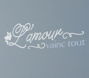 L'amour Vainc Tout  Wall Decal