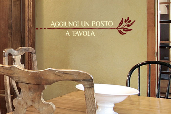 Aggiungi un posto a tavola Wall Decal Aggiungi un posto a tavola Wall Decal