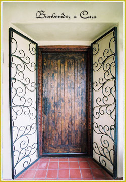Southwestern Spanish door decor idea